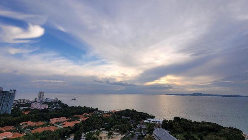 Andromeda Condo By Feng Pattaya Buitenkant foto